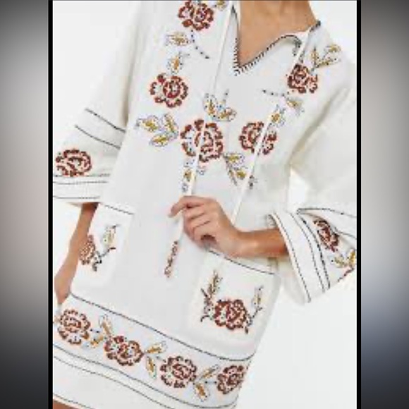 Elegant Embroidered Ivory Mini Dress - Picture 3 of 4